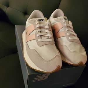 COPY - New Balance 237 womans sneakers